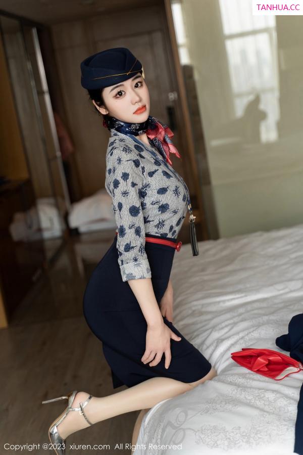   [XiuRen]高清写真图 2023.05.24 No.6790 汐汐爱吃草莓 制服美臀第66张图片